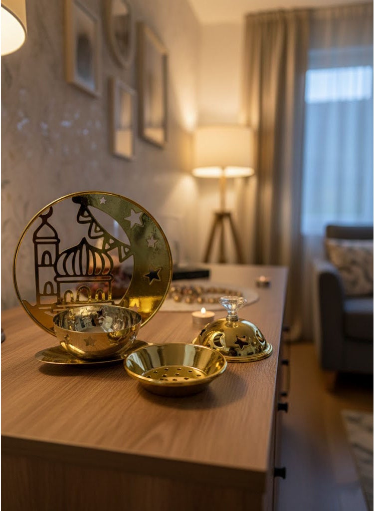 مبخرة رمضانية ذهبية مع تصميم هلال ومسجد، مبخرة معدنية بغطاء مزخرفة بالنجوم - Image 3